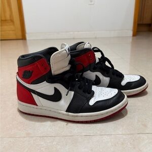 Nike Air Jordan 1 Retro High Satin Black Toe